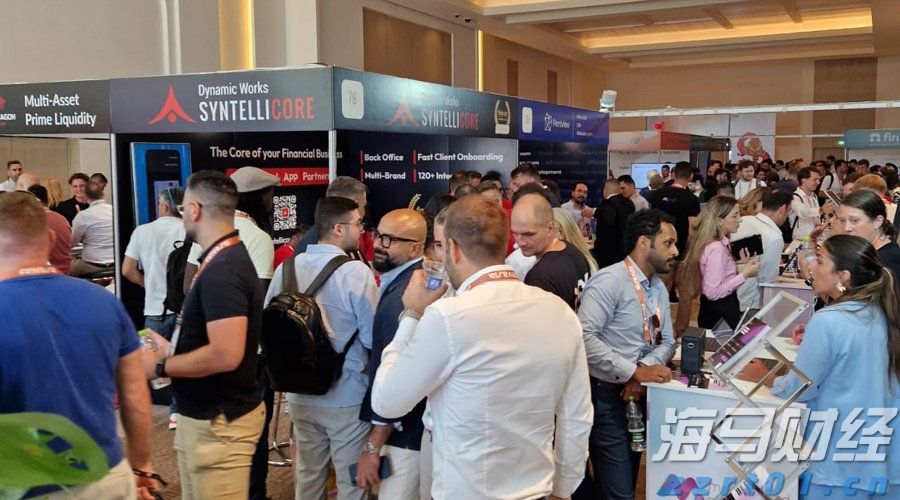 外交部发言人就泰国宪法法院裁决佩通坦总理解职答记者问