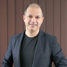 全国夏粮小麦收获进度过半